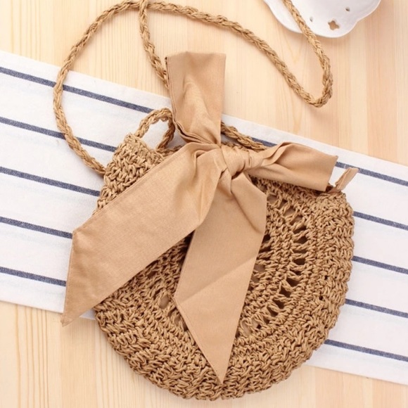“SYD” 💘 Crossbody Wicker Purse Bow Rattan Woven - Picture 3 of 5